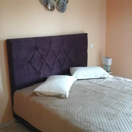 Athena Apartman *